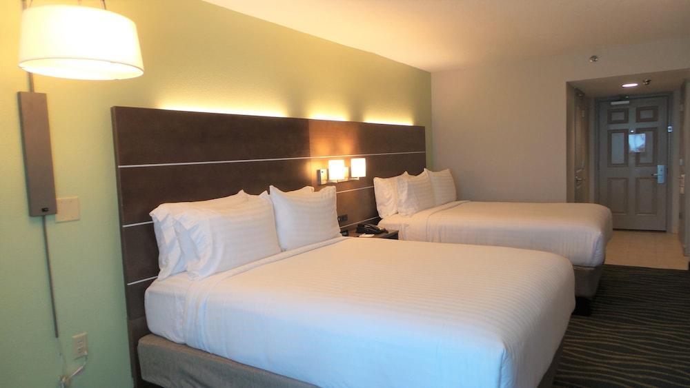 Holiday Inn Express & Suites Oceanfront Daytona Beach Shores By Ihg Extérieur photo