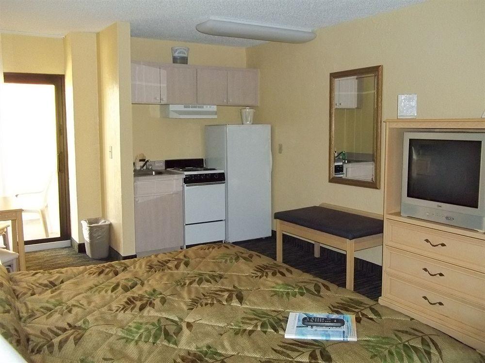Holiday Inn Express & Suites Oceanfront Daytona Beach Shores By Ihg Extérieur photo