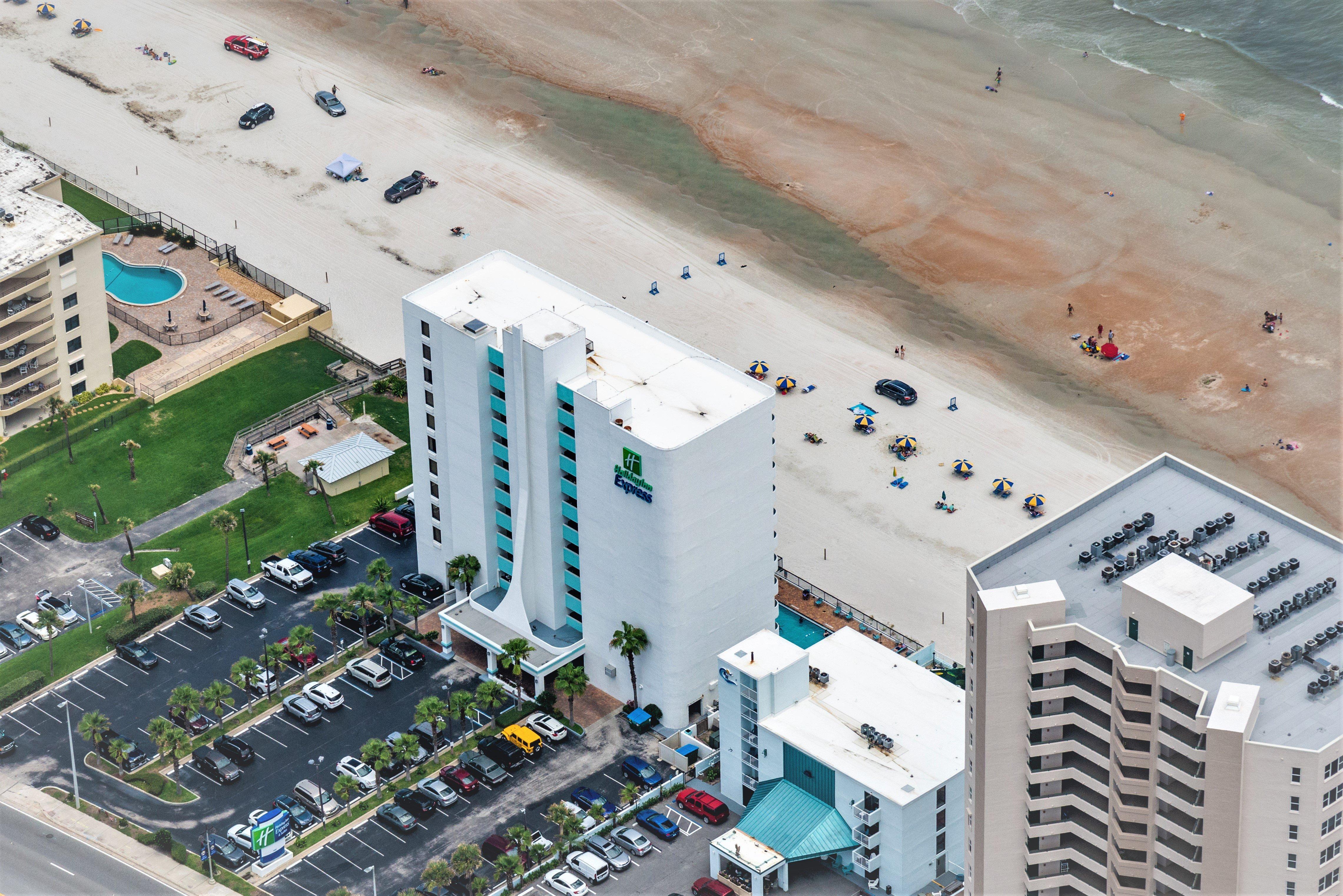 Holiday Inn Express & Suites Oceanfront Daytona Beach Shores By Ihg Extérieur photo
