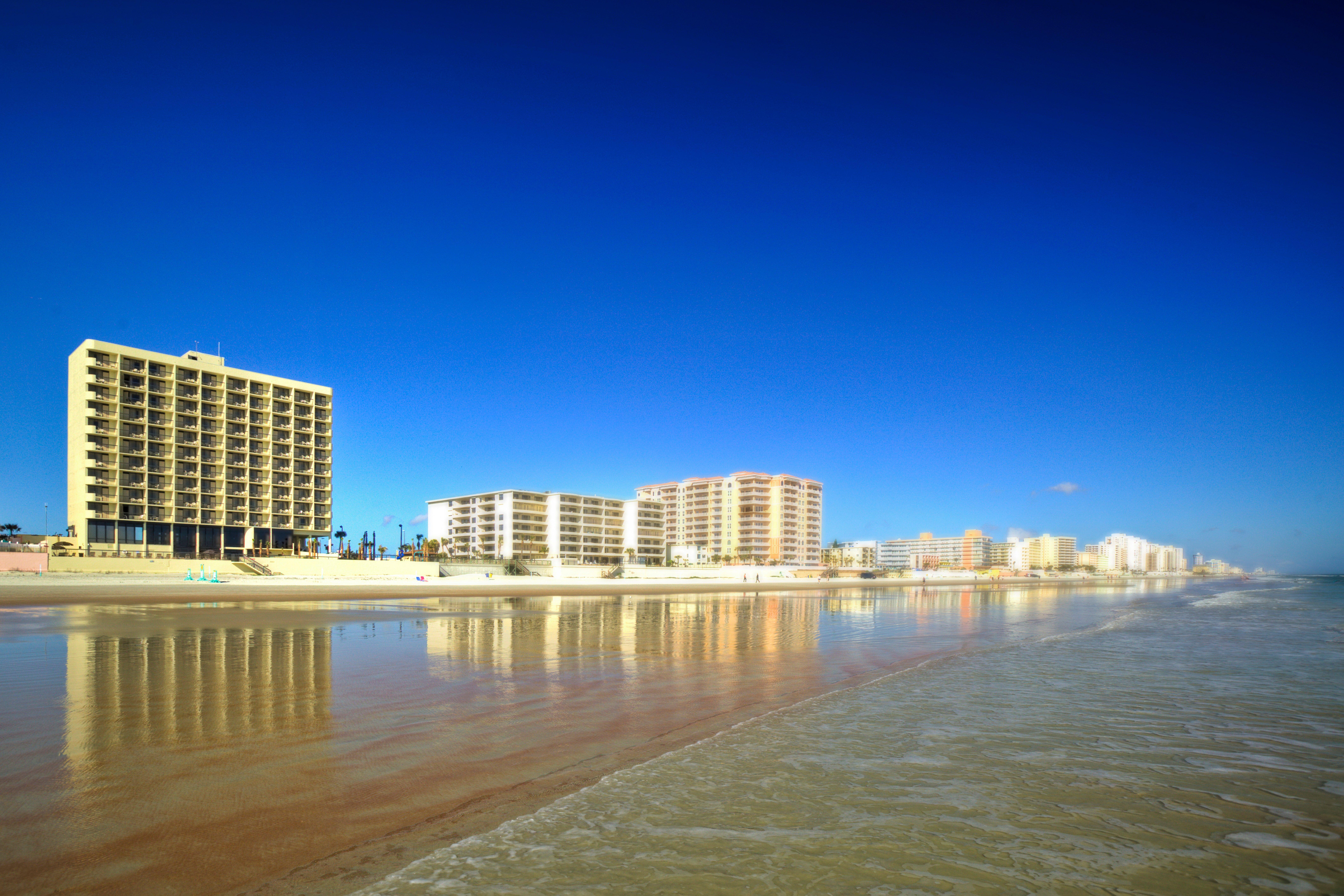 Holiday Inn Express & Suites Oceanfront Daytona Beach Shores By Ihg Extérieur photo