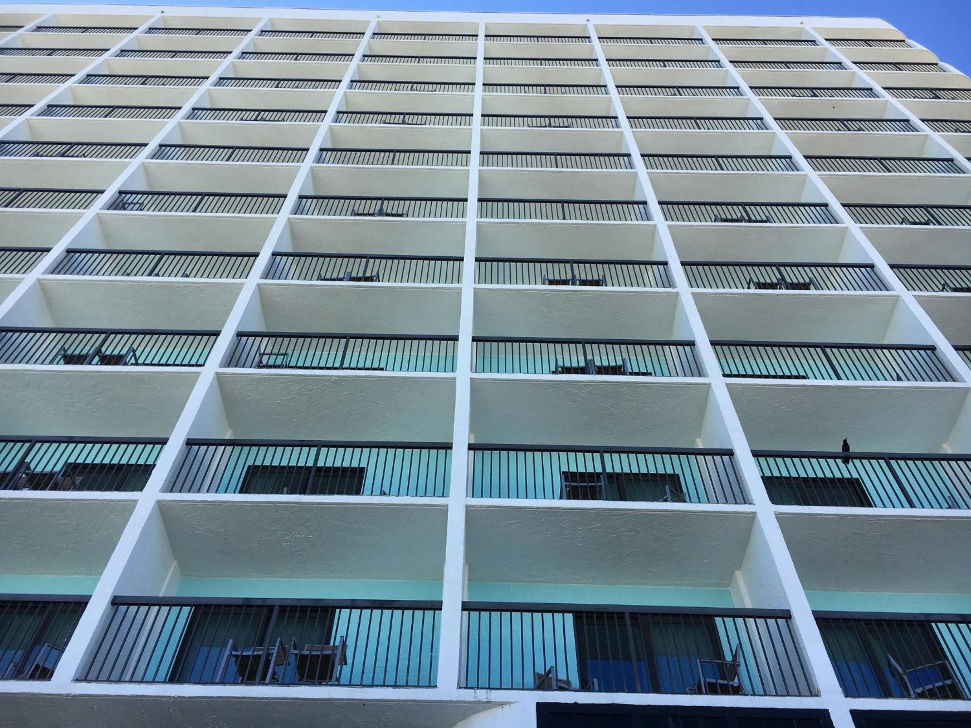 Holiday Inn Express & Suites Oceanfront Daytona Beach Shores By Ihg Extérieur photo