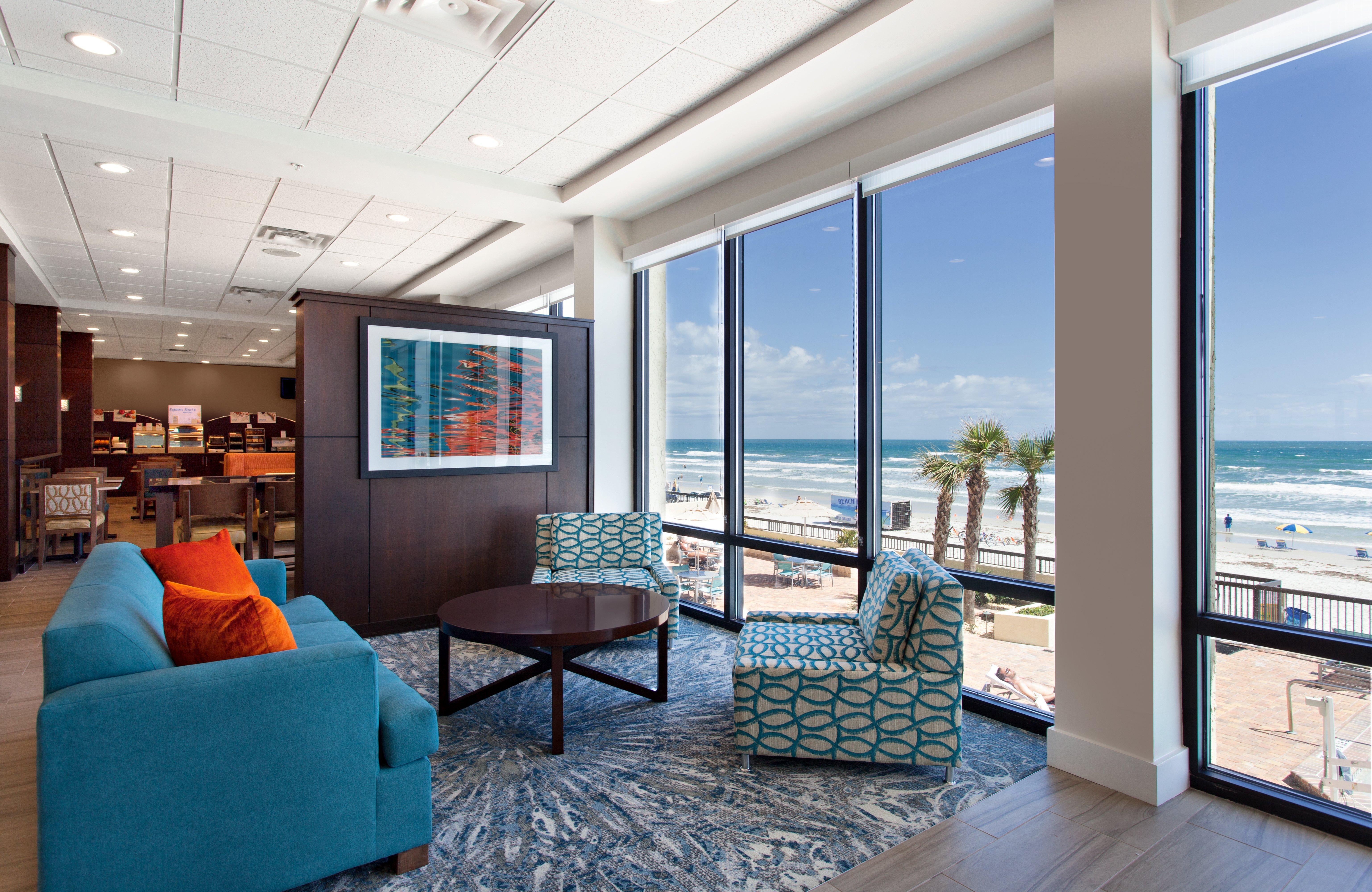 Holiday Inn Express & Suites Oceanfront Daytona Beach Shores By Ihg Extérieur photo