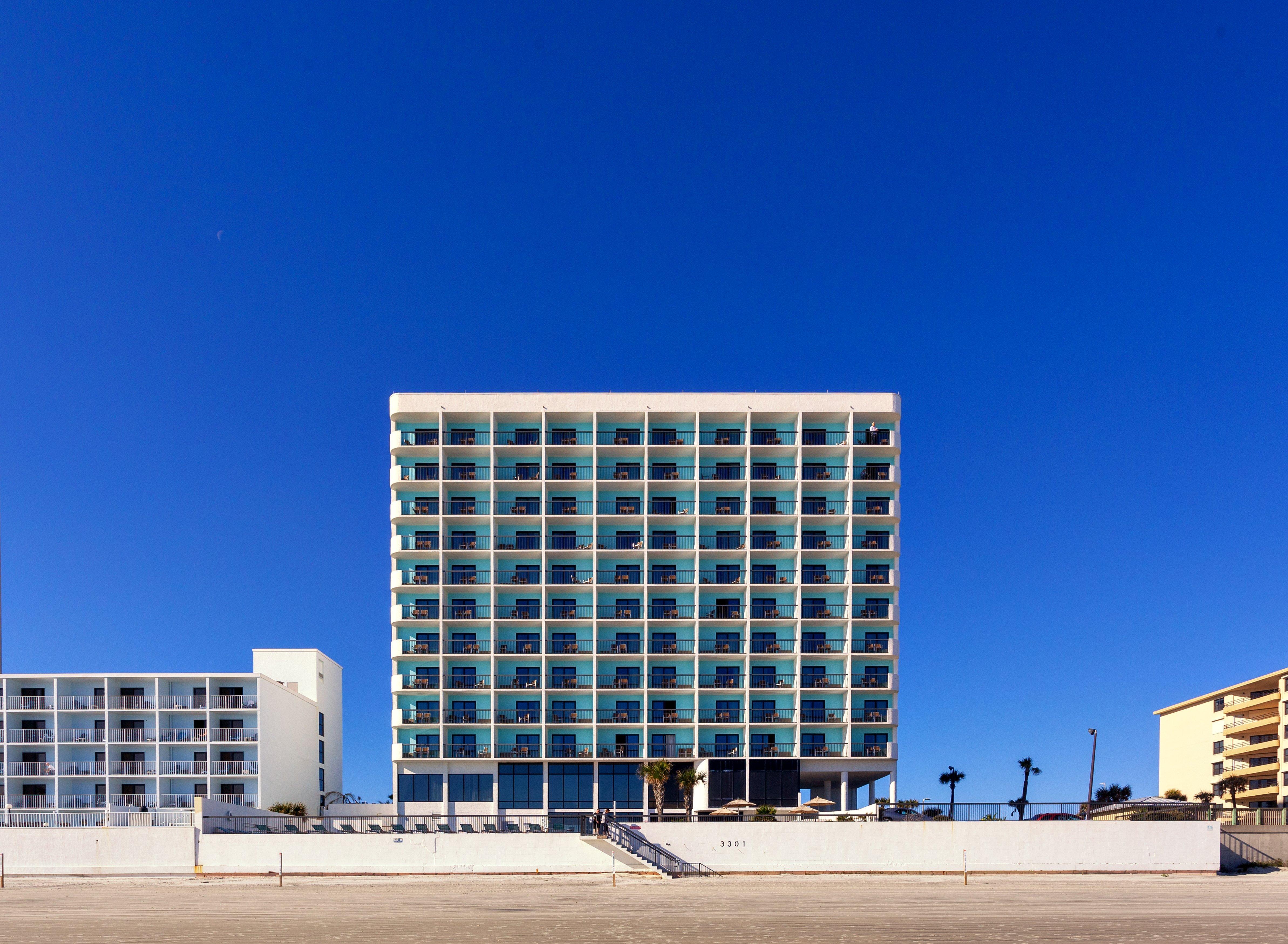 Holiday Inn Express & Suites Oceanfront Daytona Beach Shores By Ihg Extérieur photo