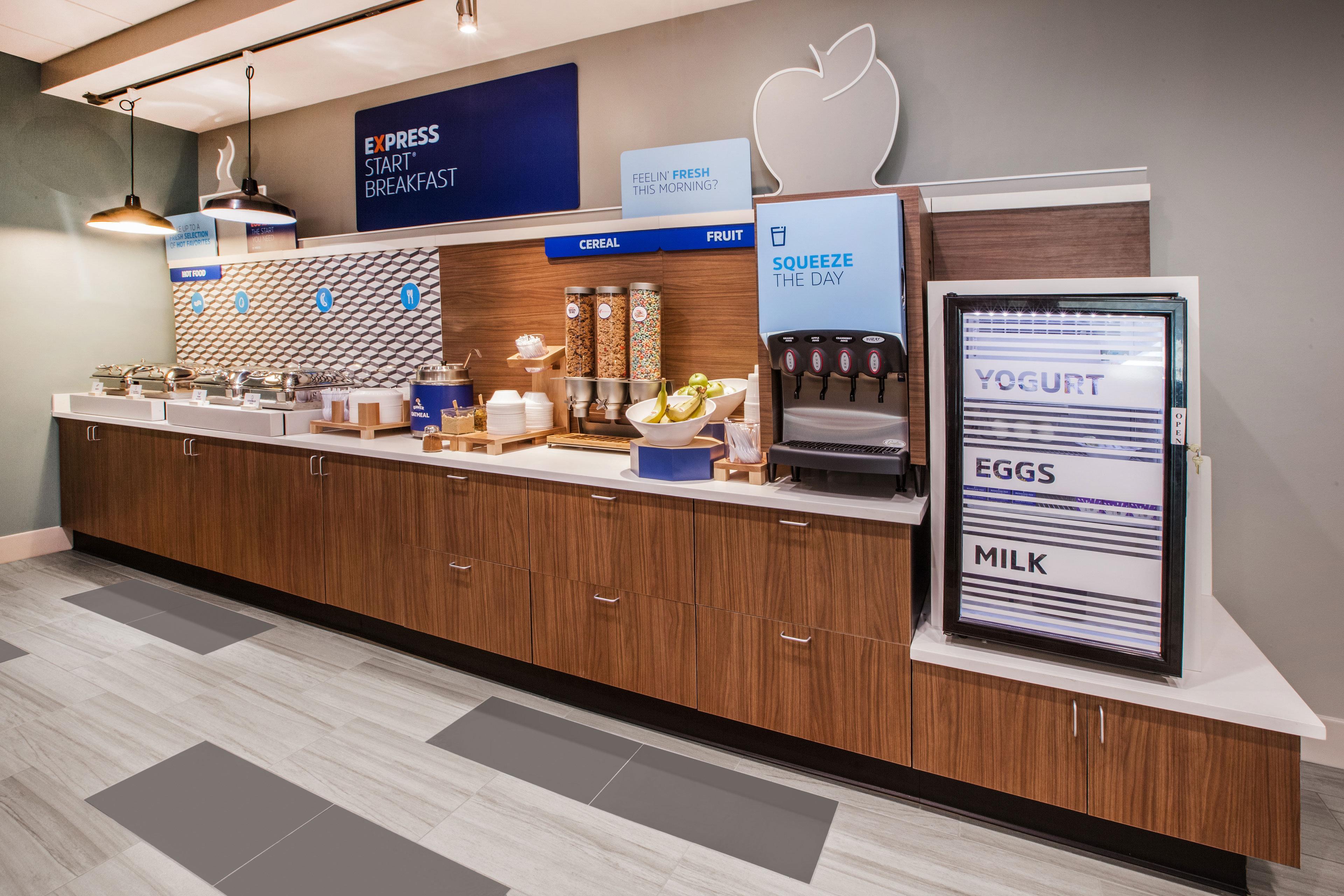 Holiday Inn Express & Suites Oceanfront Daytona Beach Shores By Ihg Extérieur photo