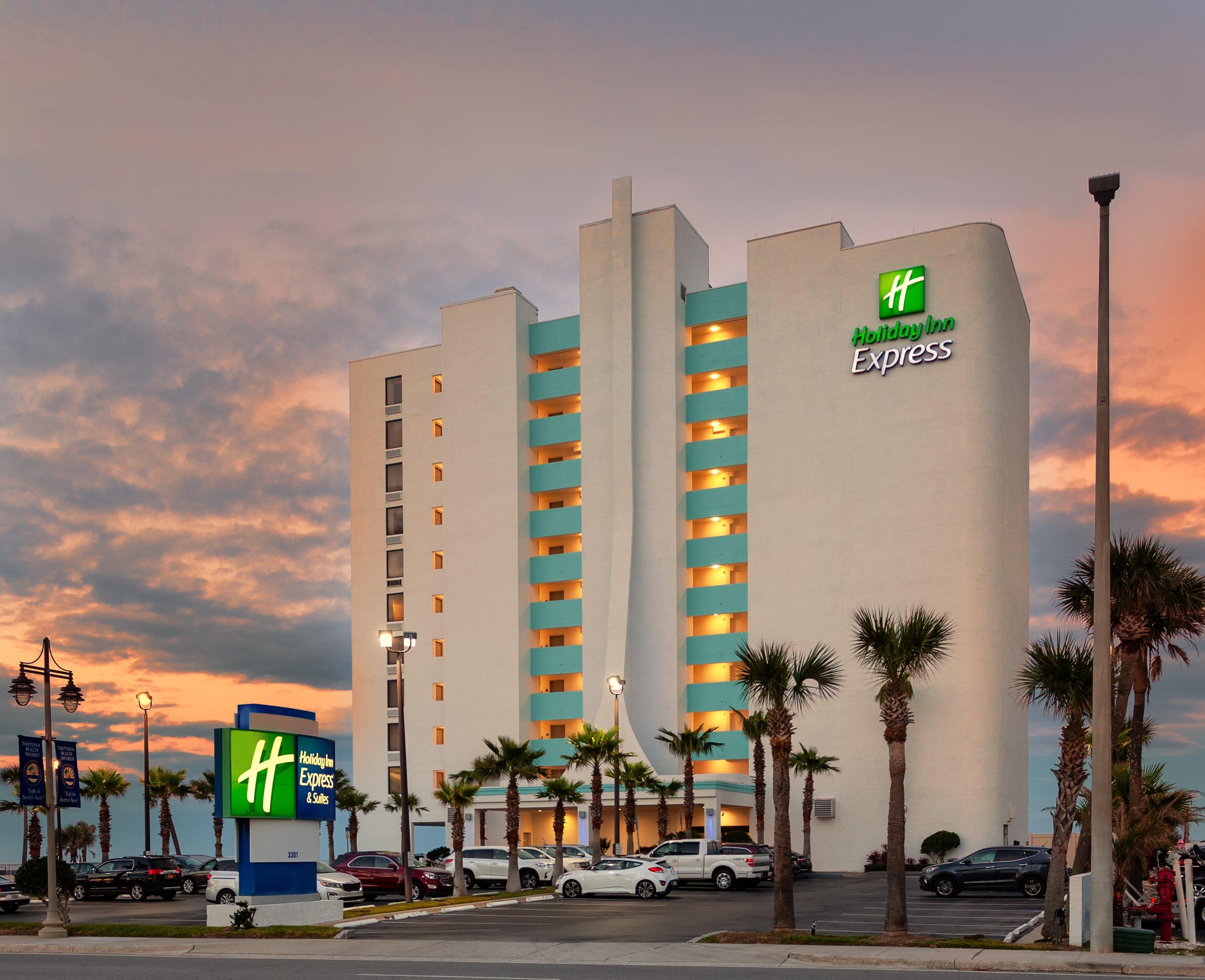 Holiday Inn Express & Suites Oceanfront Daytona Beach Shores By Ihg Extérieur photo