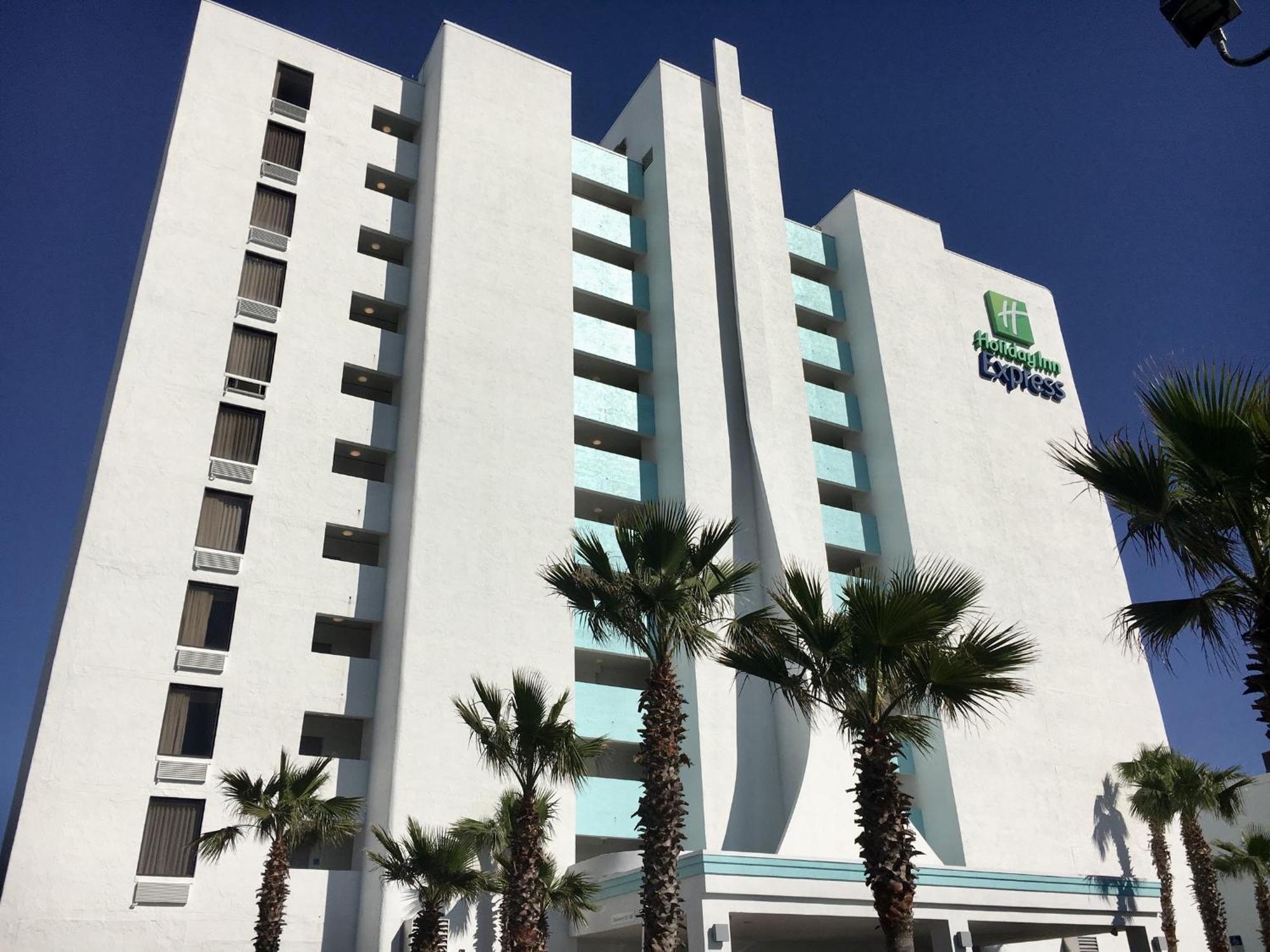 Holiday Inn Express & Suites Oceanfront Daytona Beach Shores By Ihg Extérieur photo