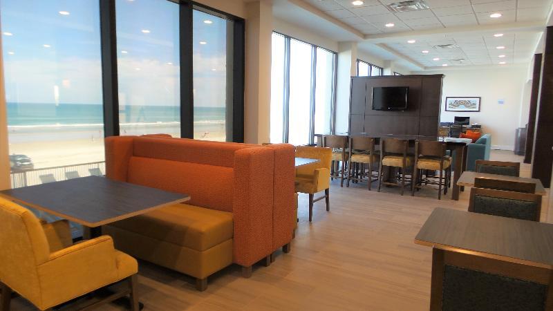 Holiday Inn Express & Suites Oceanfront Daytona Beach Shores By Ihg Extérieur photo